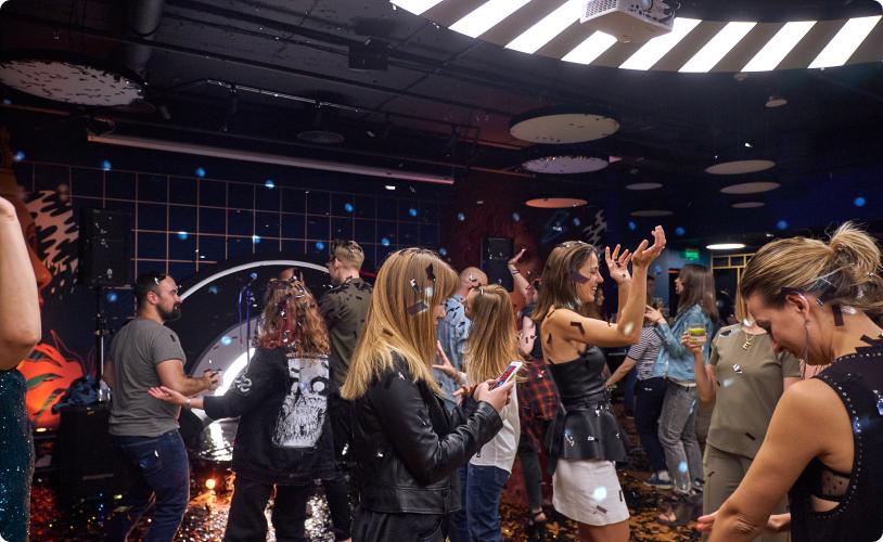 Happy Hours та клуби